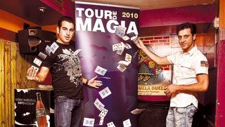 La magia de salón de tres ilusionistas se traslada en mayo a los bares